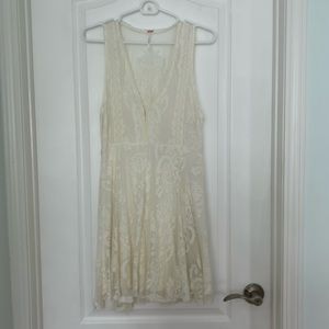 Free people white/cream dress, size 4, in good condition